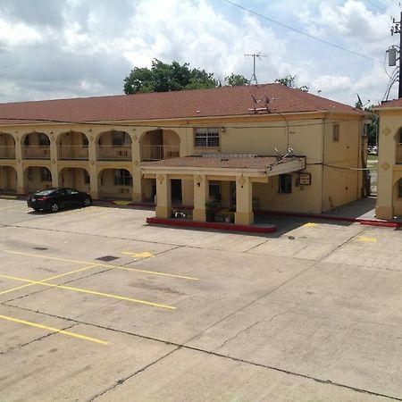 Guest Inn And Suites Houston Exterior foto
